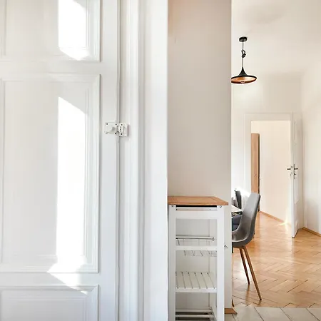 With Separate Bedroom In The Heart Of Krakow, Market Square Apartment *